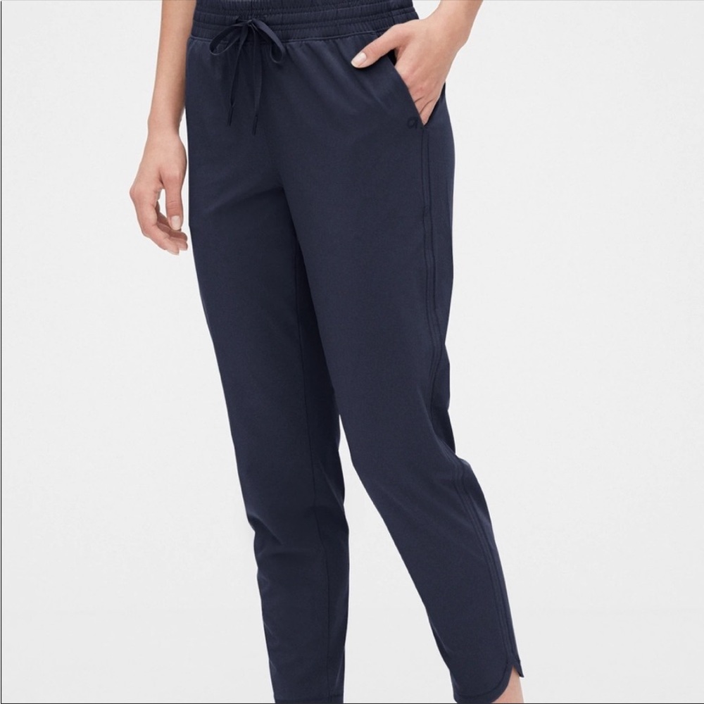 GapFit Recycled Runaround Joggers - True Indigo